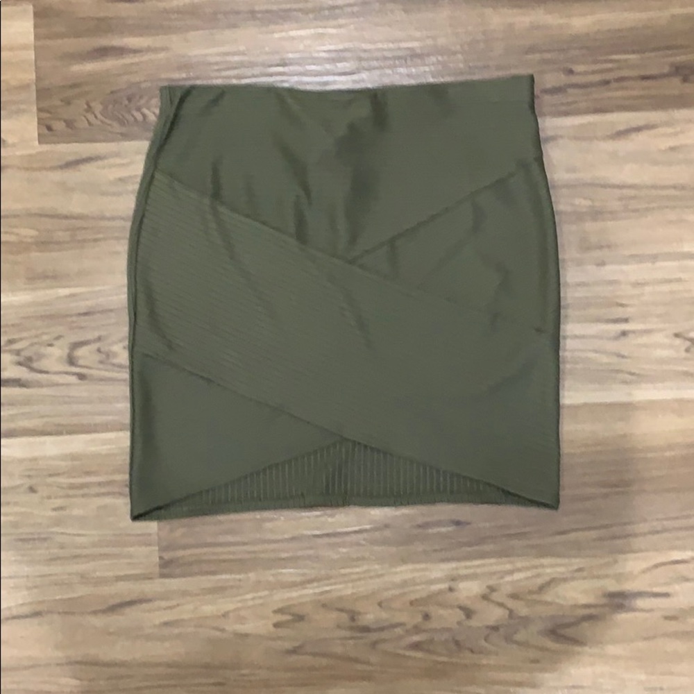 NWT H&M Mini Body Con Skirt